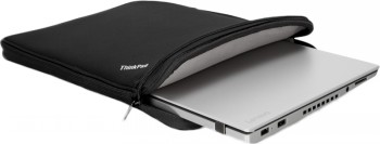 Lenovo ThinkPad 12" skyddsfodral i svart för bärbara datorer Svart Lenovo ThinkPad 12-tums skyddsfodral med en del av en silverfärgad bärbar dator inuti.