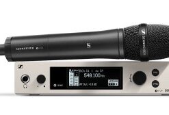Trådlöst mikrofonsystem Sennheiser EW 500 G4-935-AW+ Trådlöst mikrofonsystem Sennheiser EW 500 G4-935-AW+, svart mikrofon och vit mottagare horisontellt.