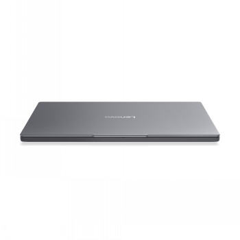 Lenovo IdeaPad Slim 3 bärbar dator i elegant silverfärg. Silverfärgad Lenovo IdeaPad Slim 3 bärbar dator stängd, vy från ovan.