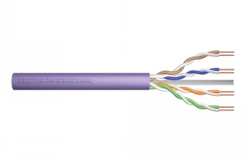 Lila CAT 6 U-UTP-kabel med fyra färgade ledarpar synliga vid termineringen.