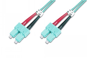 Ljusgrön SC-SC-duplex-fiberkabel med röd och svart kontakt. Längd 1 meter.