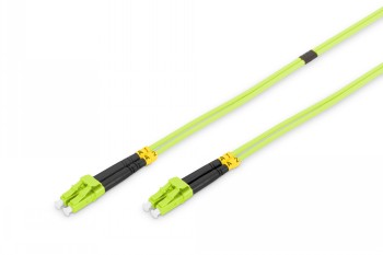 Gulgrön LC-LC duplex-fiberoptisk kabel, OM5-standard, 7 meter lång, närbild av kontakterna.