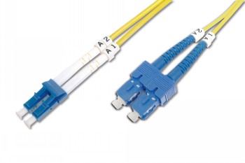 Digitus fiberoptisk kabel LC-SC, 10 m, gul Gul duplex-fiberoptisk kabel med LC-kontakter till vänster och blå SC-kontakter till höger, 10 meter lång.