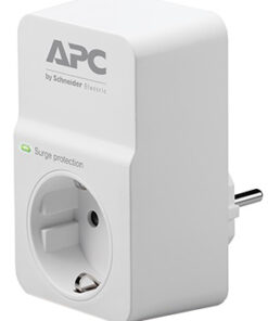 Vit APC strömskyddsplugg med ett uttag och grön LED-lampa, sidoprofil.
