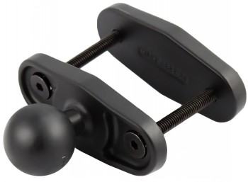 Svart RAM Mounts-kulkfäste med metallklämma, rund kula och justerbar klämningsmekanism.