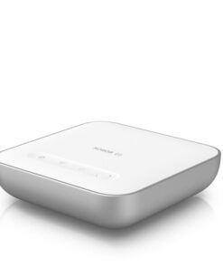 Vit, rektangulär Bosch Smart Home-kontrollenhet med mjuka hörn och silverfärgad kant, på ett bord.
